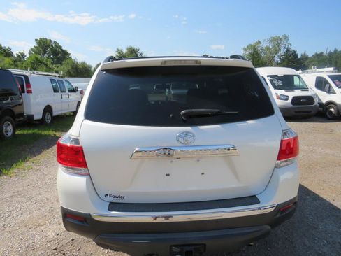 Used 2013 Toyota Highlander Limited FWD image 6