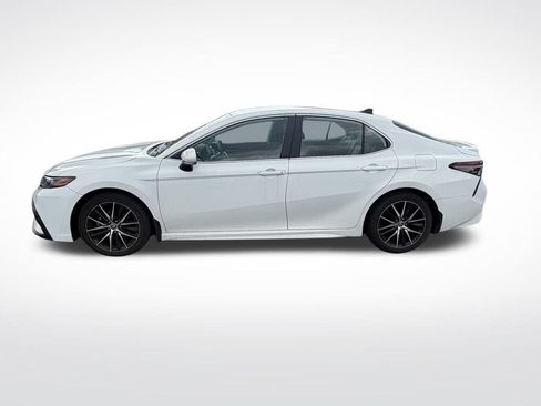 Used 2023 Toyota Camry SE w/ Cold Weather Package AWD/4WD image 2