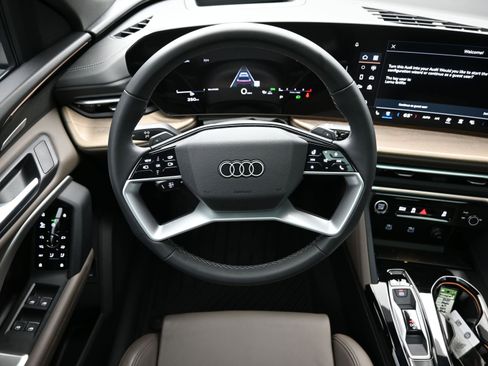 Used 2025 Audi Q5 Prestige image 26