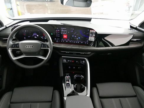 New 2025 Audi Q5 Premium Plus image 25