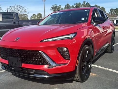 Certified 2025 Buick Envision Sport Touring image 3