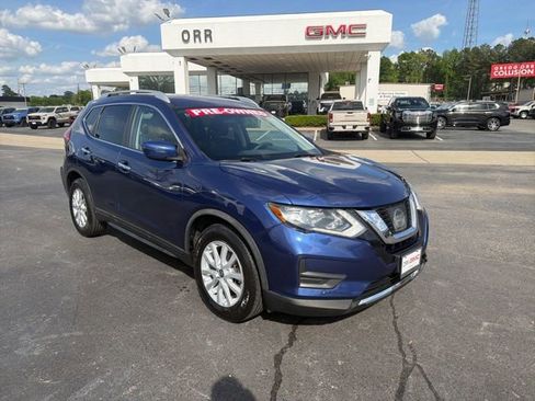 Used 2017 Nissan Rogue SV image 4