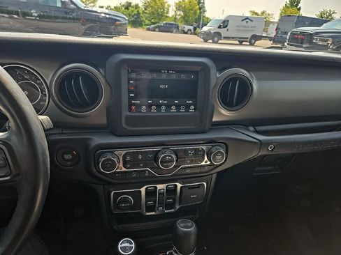 Used 2022 Jeep Wrangler Unlimited Sport AWD/4WD image 18
