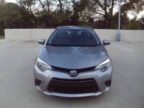 Used 2015 Toyota Corolla LE image 2