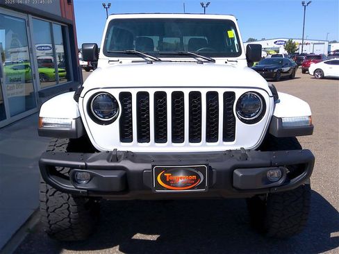 Used 2023 Jeep Gladiator Sport AWD/4WD image 19