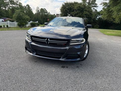 Used 2018 Dodge Charger SXT RWD image 26
