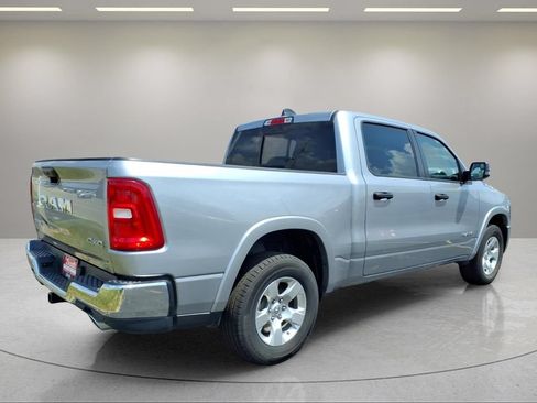 Used 2025 RAM 1500 Big Horn AWD/4WD image 3