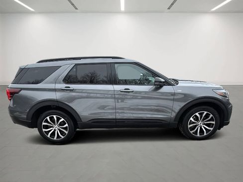 Used 2025 Ford Explorer ST-Line image 6