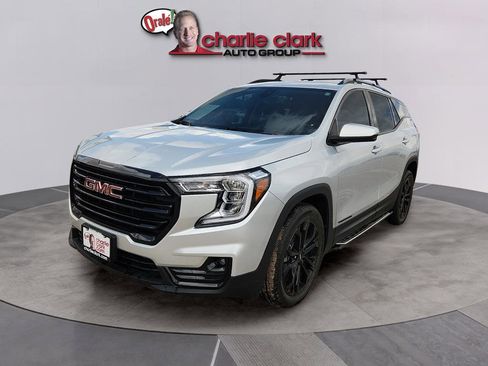 Used 2022 GMC Terrain SLT w/ LPO, 'HIT The Road' Package FWD image 1