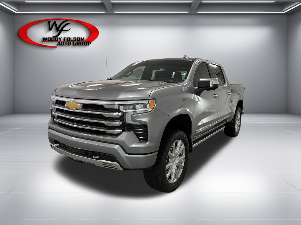 Used 2025 Chevrolet Silverado 1500 High Country w/ High Country Premium Package AWD/4WD image 3