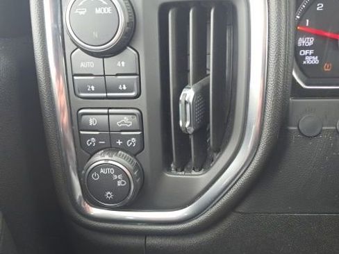 Used 2020 Chevrolet Silverado 1500 LT image 25