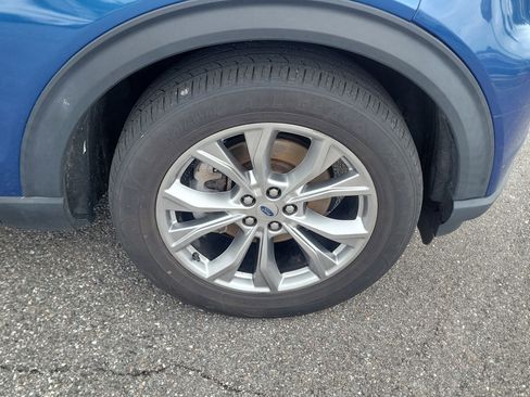 Used 2020 Ford Explorer XLT w/ Equipment Group 202A AWD/4WD image 40