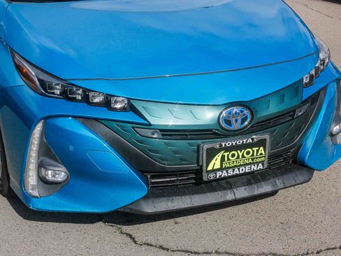 Used 2017 Toyota Prius Prime Advanced image 5
