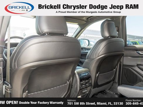 Used 2025 Jeep Grand Cherokee L Altitude AWD/4WD image 14