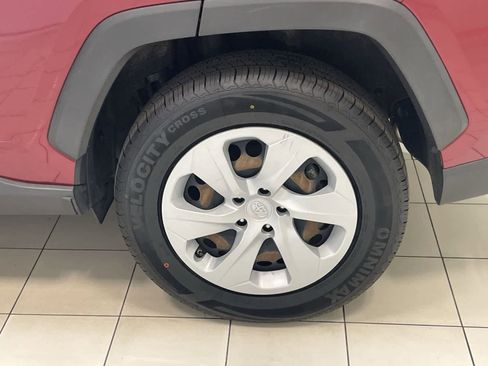 Used 2020 Toyota RAV4 LE w/ All Weather Liner Package AWD/4WD image 20