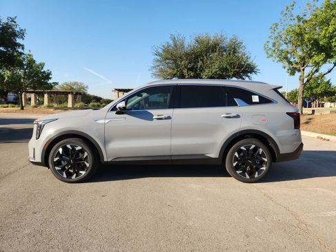 New 2026 Kia Sorento EX FWD image 4