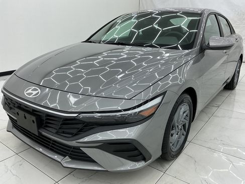 Used 2024 Hyundai Elantra Blue FWD image 1