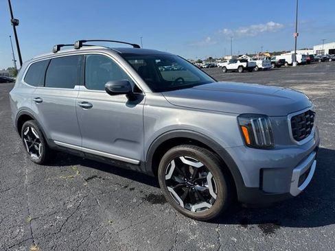 Used 2025 Kia Telluride S AWD/4WD image 3