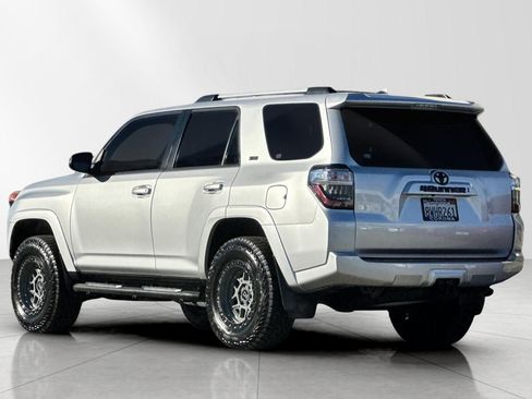 Used 2021 Toyota 4Runner SR5 Premium image 5