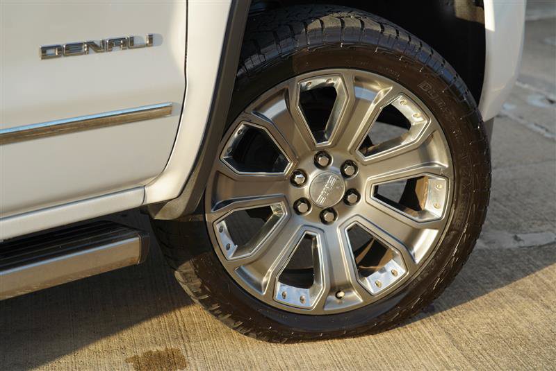 Used 2016 GMC Sierra 1500 Denali w/ Denali Ultimate Package AWD/4WD image 17