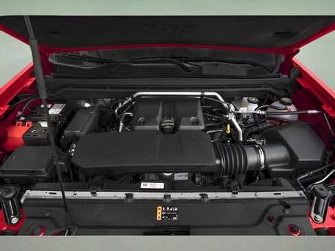 Certified 2024 Chevrolet Colorado ZR2 w/ Technology Package AWD/4WD image 14