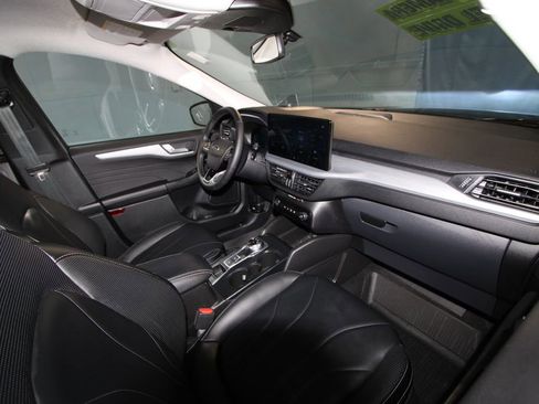 Used 2025 Ford Escape Platinum w/ Premium Technology Package image 19