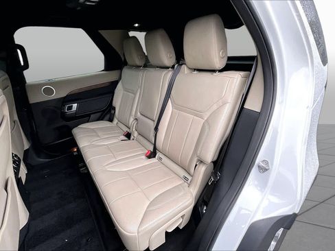 Used 2019 Land Rover Discovery SE AWD/4WD image 21