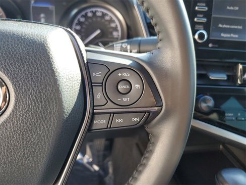 Used 2022 Toyota Camry SE image 25