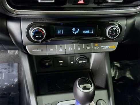 Certified 2022 Hyundai Kona SEL w/ Convenience Package image 8