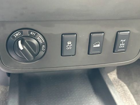 Used 2013 Nissan Xterra PRO-4X w/ Pro-4x Leather Pkg AWD/4WD image 35