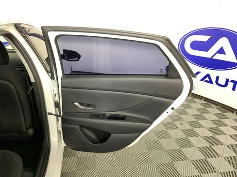 Used 2021 Hyundai Elantra SEL FWD image 31