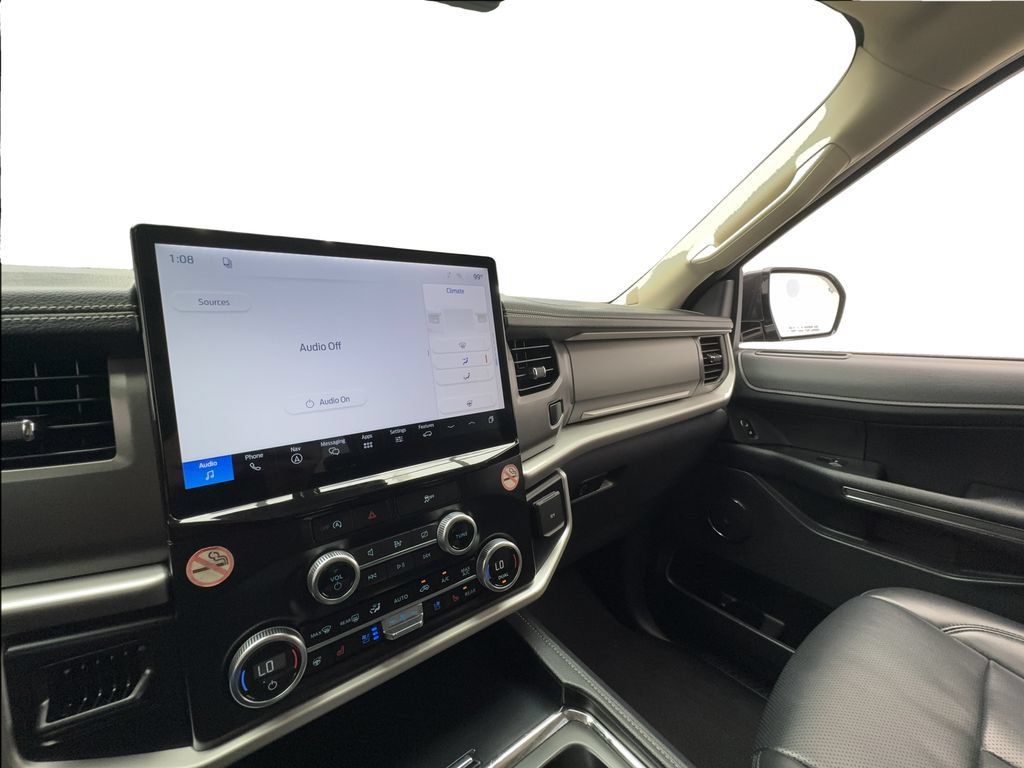 Used 2024 Ford Expedition XLT RWD image 46