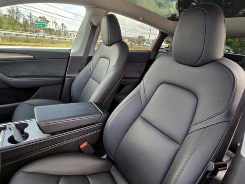 Used 2024 Tesla Model Y Long Range image 19