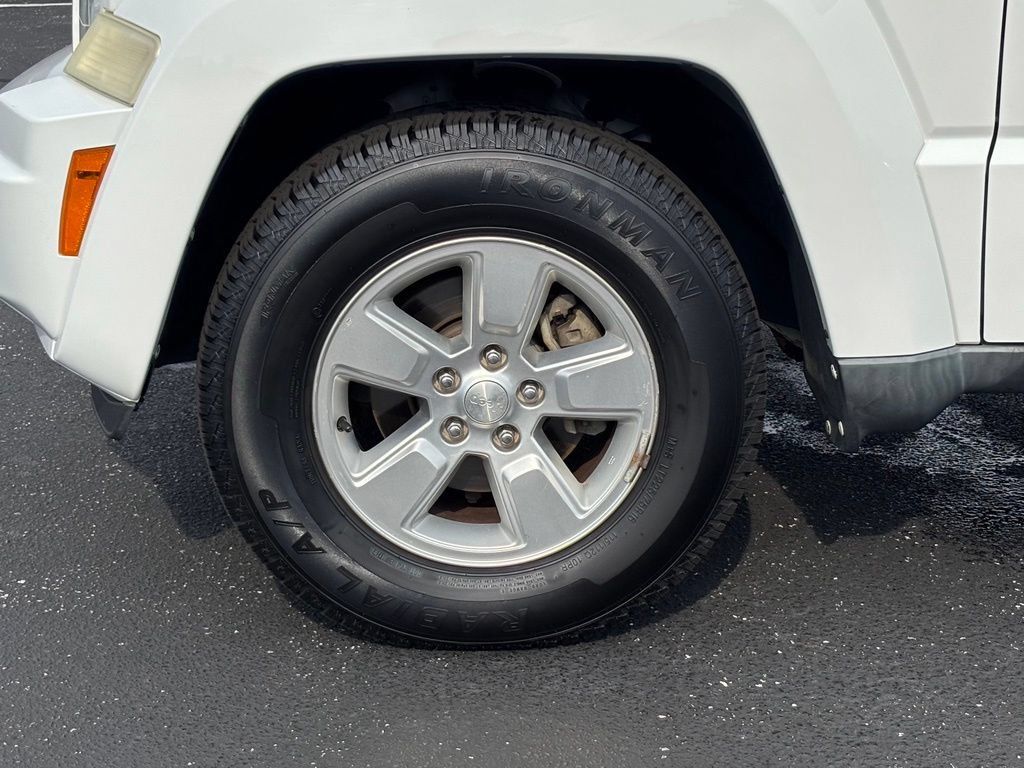 Used 2011 Jeep Liberty Sport w/ Popular Equipment Group AWD/4WD image 11