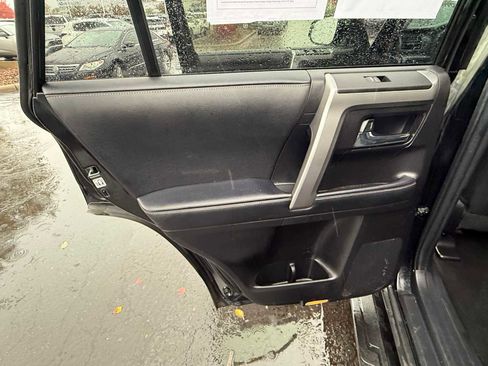 Used 2022 Toyota 4Runner SR5 Premium image 19