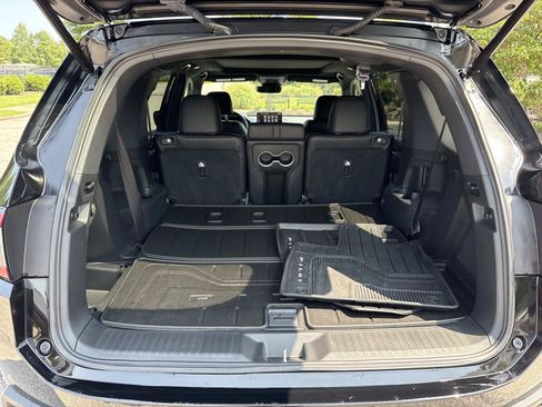 Used 2025 Honda Pilot Black Edition image 33