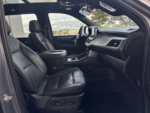 Used 2021 Chevrolet Suburban RST w/ Luxury Package AWD/4WD image 13