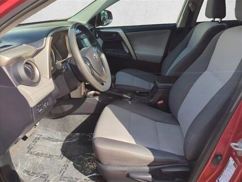 Used 2014 Toyota RAV4 LE FWD image 14