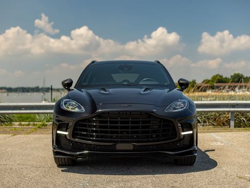 Used 2025 Aston Martin DBX 707 AWD/4WD image 2