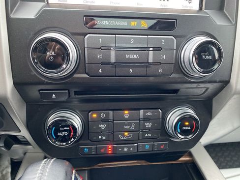 Used 2018 Ford F150 Lariat w/ Equipment Group 502A Luxury image 18