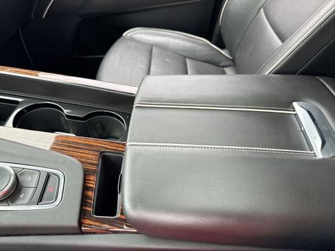 Used 2021 Cadillac Escalade Premium Luxury w/ Driver Assist Tech Package AWD/4WD image 21