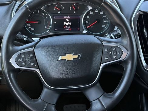 Used 2023 Chevrolet Traverse LT image 14