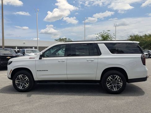 Used 2025 Chevrolet Suburban Z71 AWD/4WD image 6