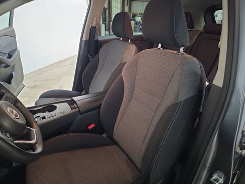 Used 2023 Nissan Rogue SV image 29