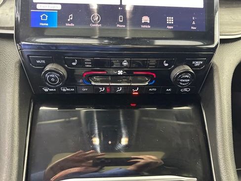 Used 2023 Jeep Grand Cherokee 4WD 4xe image 23