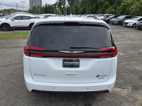 Used 2022 Chrysler Pacifica Pinnacle FWD image 4