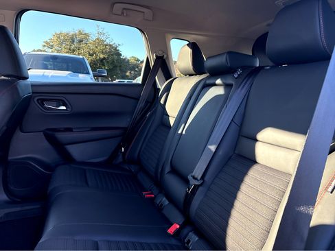 Used 2025 Nissan Rogue SV w/ Rock Creek Premium Package image 19