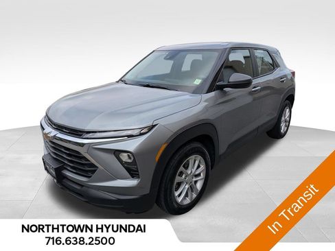 Used 2024 Chevrolet TrailBlazer LS FWD image 1