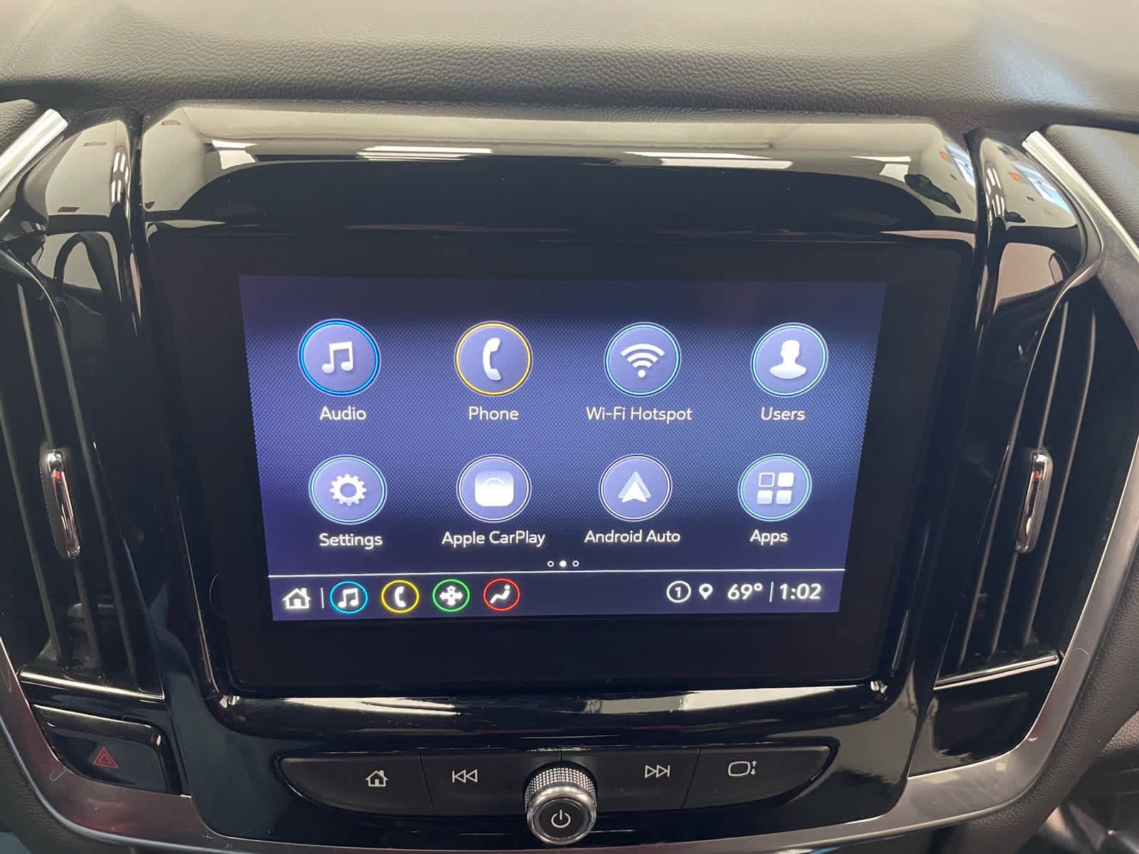Used 2023 Chevrolet Traverse LT AWD/4WD image 3