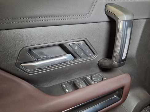 Used 2026 GMC Hummer EV SUV AWD/4WD image 16